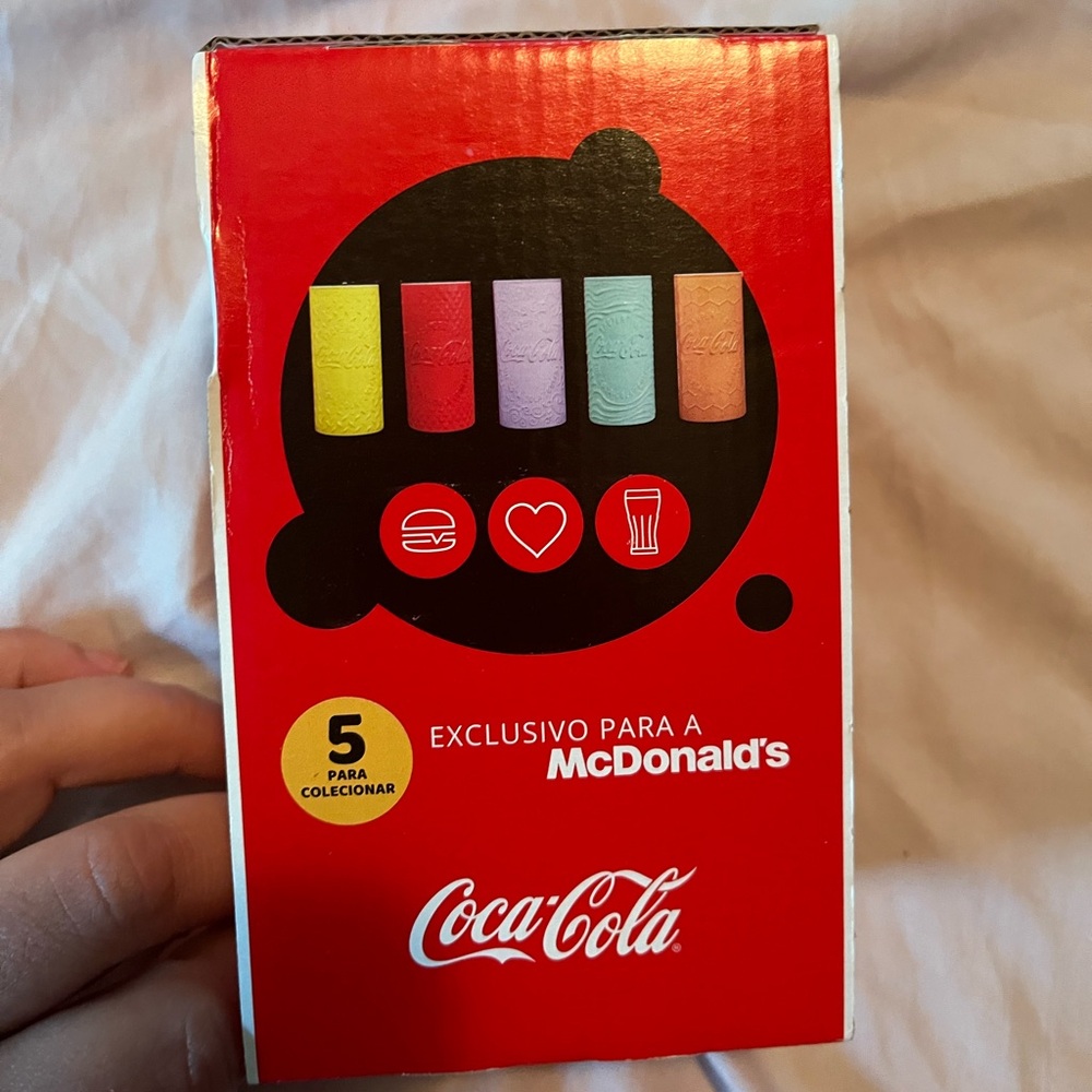 McDonald’s Cromática Cup- red